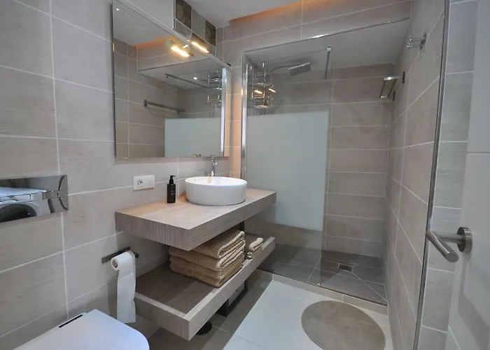 Vistas Sunset Sea View * 아로나